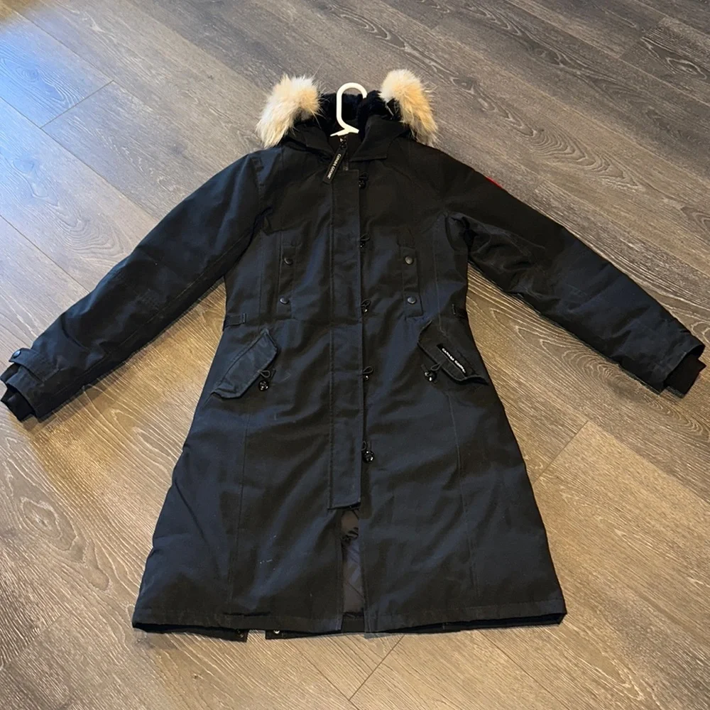 Canada Goose Montebello Down Parka, XS - Picture 2 of 9